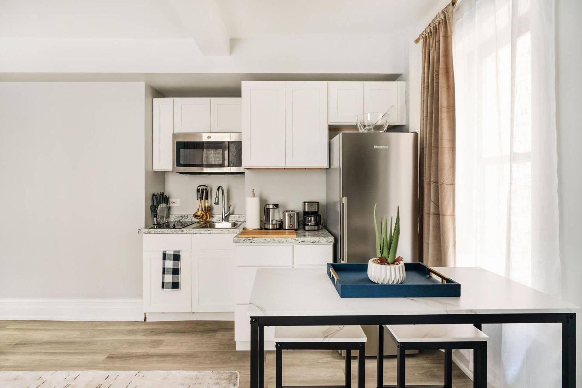 73-1406 New 1br 1bth Uws Doorman Gym Apartment *